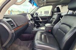 2017 Toyota Landcruiser VX