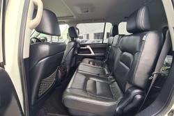 2017 Toyota Landcruiser VX