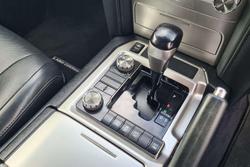 2017 Toyota Landcruiser VX