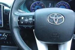 2017 Toyota Hilux SR5