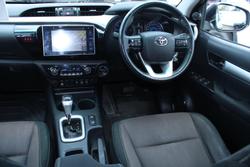 2017 Toyota Hilux SR5