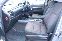 2017 Toyota Hilux SR5