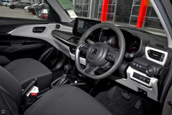 2025 Suzuki Swift Hybrid GLX