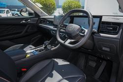 2025 MG HS Super Hybrid Essence