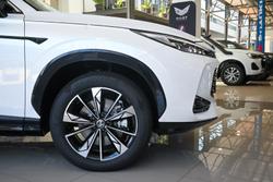 2025 MG HS Hybrid+ Essence