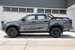 2025 Isuzu D-MAX BLADE