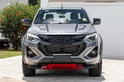 2025 Isuzu D-MAX BLADE