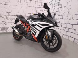 2021 KTM RC 390 RC White
