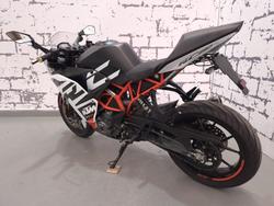 2021 KTM RC 390 RC White