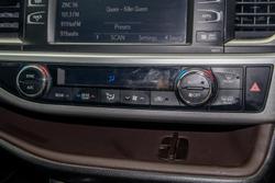 2014 Toyota Kluger Grande