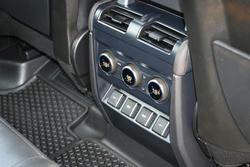 2020 Land Rover Defender 110 D240 SE