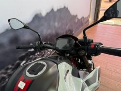 2022 Kawasaki Z900 SUPERNAKED (ZR900) WHITE