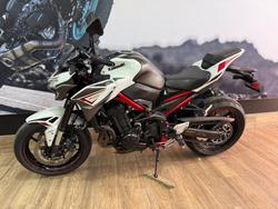 2022 Kawasaki Z900 SUPERNAKED (ZR900) WHITE