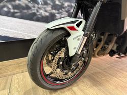 2022 Kawasaki Z900 SUPERNAKED (ZR900) WHITE