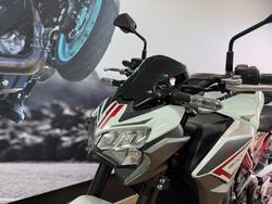 2022 Kawasaki Z900 SUPERNAKED (ZR900) WHITE