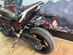 2022 Kawasaki Z900 SUPERNAKED (ZR900) WHITE