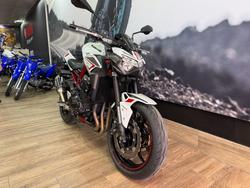 2022 Kawasaki Z900 SUPERNAKED (ZR900) WHITE