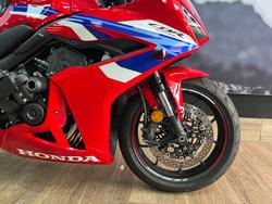 2025 Honda CBR650R RED