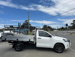 2017 Toyota Hilux Workmate TGN121R 4x2 Glacier White