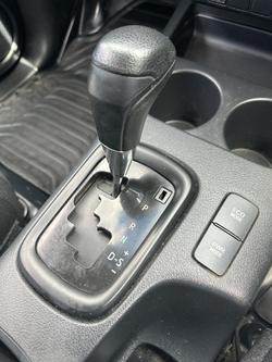 2017 Toyota Hilux Workmate TGN121R 4x2 Glacier White