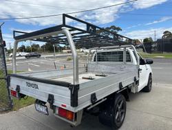 2017 Toyota Hilux Workmate TGN121R 4x2 Glacier White