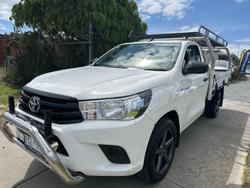 2017 Toyota Hilux Workmate TGN121R 4x2 Glacier White