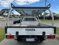 2017 Toyota Hilux Workmate TGN121R 4x2 Glacier White