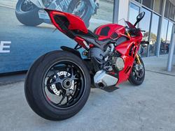 2022 DUCATI PANIGALE V4 S Red