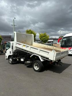 2022 Isuzu Npr 75-190 NPR 75-190 Tipper White