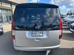 2022 Hyundai STARIA LOAD