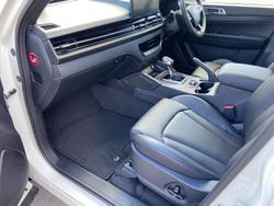 2025 KGM Musso Ultimate Q261 MY26 4X4 Dual Range Grand White