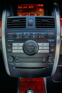 2004 Nissan Maxima ST-L