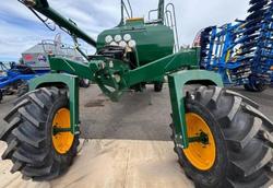 0 Simplicity 7000 L Tow Behind Quad Box GREEN