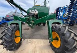 0 Simplicity 7000 L Tow Behind Quad Box GREEN