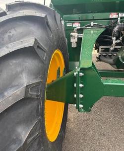 0 Simplicity 7000 L Tow Behind Quad Box GREEN