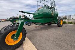 0 Simplicity 7000 L Tow Behind Quad Box GREEN