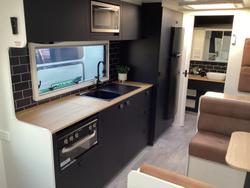 2025 New Age Caravans Manta Ray Expedition 19Er Full Off-Road