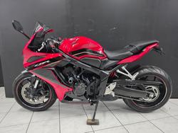 2023 Honda CBR650R Red