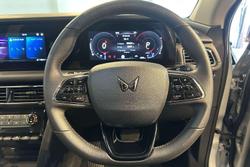 2025 Mahindra XUV700 AX7L