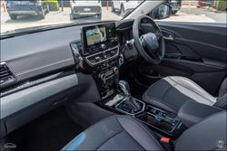 2025 Mahindra XUV3XO AX7L