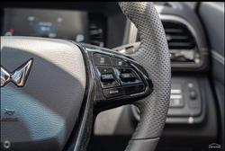 2025 Mahindra XUV3XO AX7L