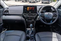 2025 Mahindra XUV3XO AX7L