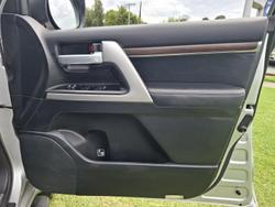 2017 Toyota Landcruiser VX