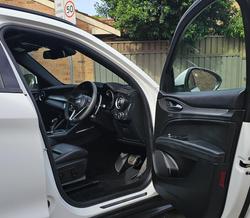 2018 Alfa Romeo Stelvio Ti AWD Alfa White