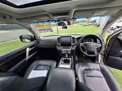 2018 Toyota Landcruiser VX VDJ200R 4X4 Dual Range Glacier White