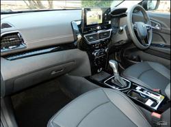 2025 Mahindra XUV3XO AX7L