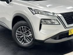 2024 Nissan X-TRAIL ST