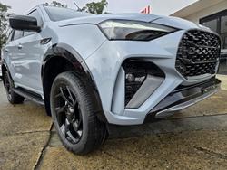 2025 Isuzu MU-X X-TERRAIN