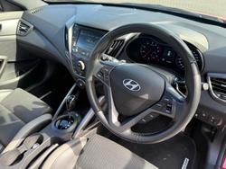 2017 Hyundai Veloster SR Turbo