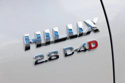 2023 Toyota Hilux SR5